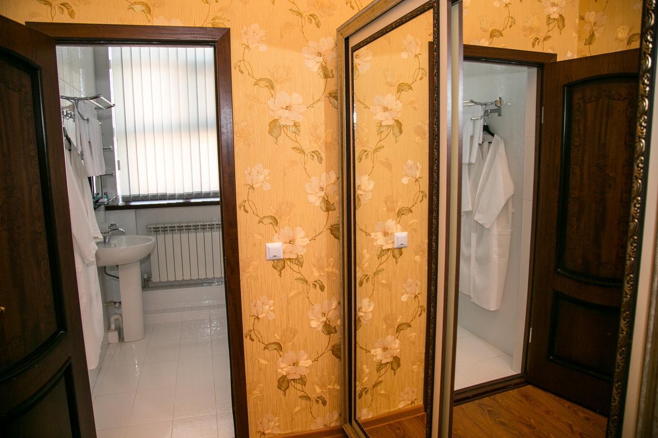 Complex Bella Vista Hotel Kyzylorda Esterno foto